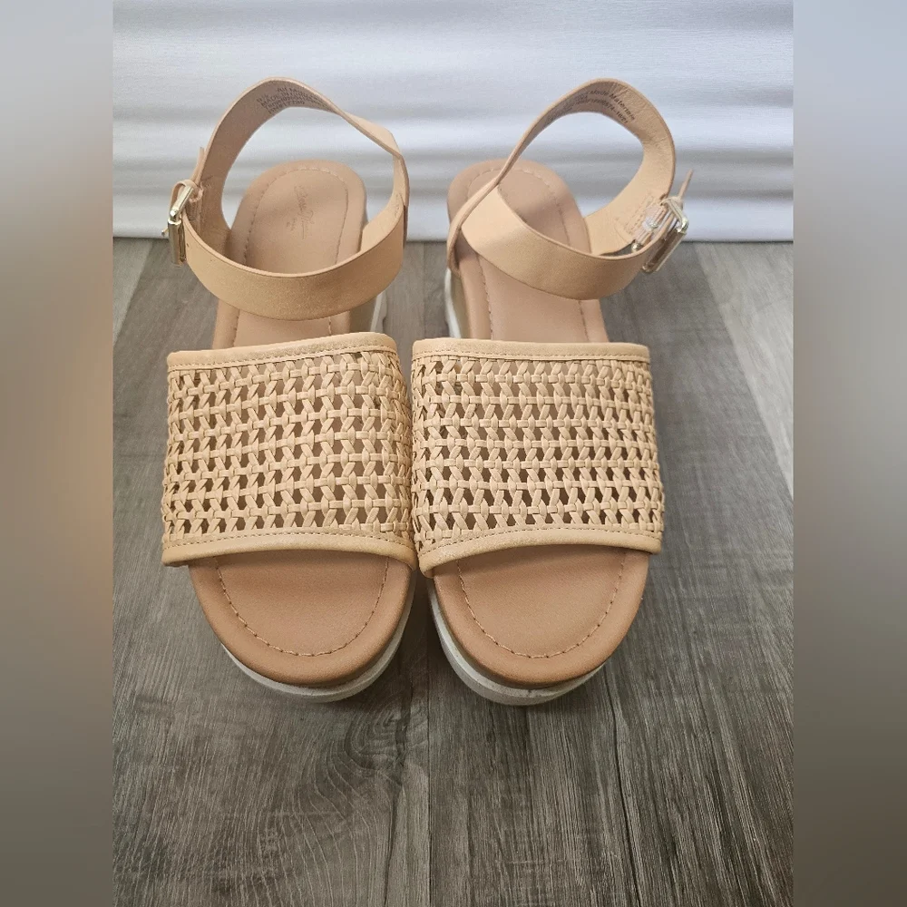 ​Universal Thread Woven Platform Wedge Sandals - Size 9.5